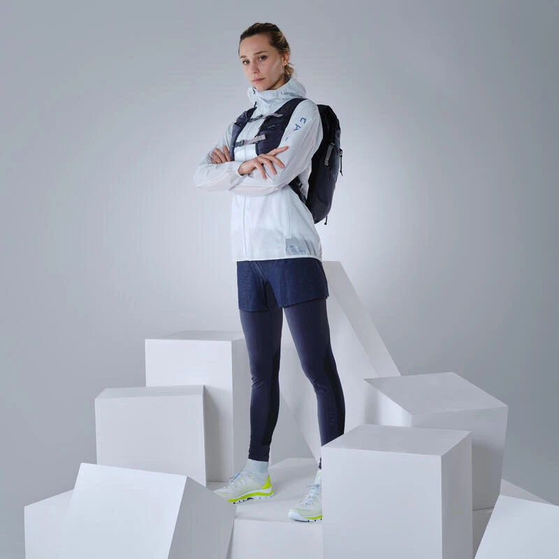 Quechua Veste Ultra Légère Hybride De Randonnée Rapide FH900 Femme Grise. 3 Quechua Veste Ultra Légère Hybride De Randonnée Rapide FH900 Femme Grise. – Image 3